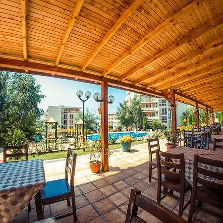 Crown Fort Club Studio Apartamento *